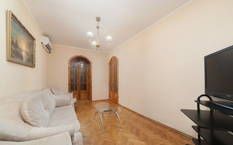 Apartment Close To The Opera Theatre