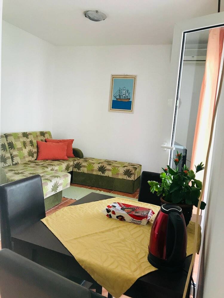 Apartments Ivanisevic