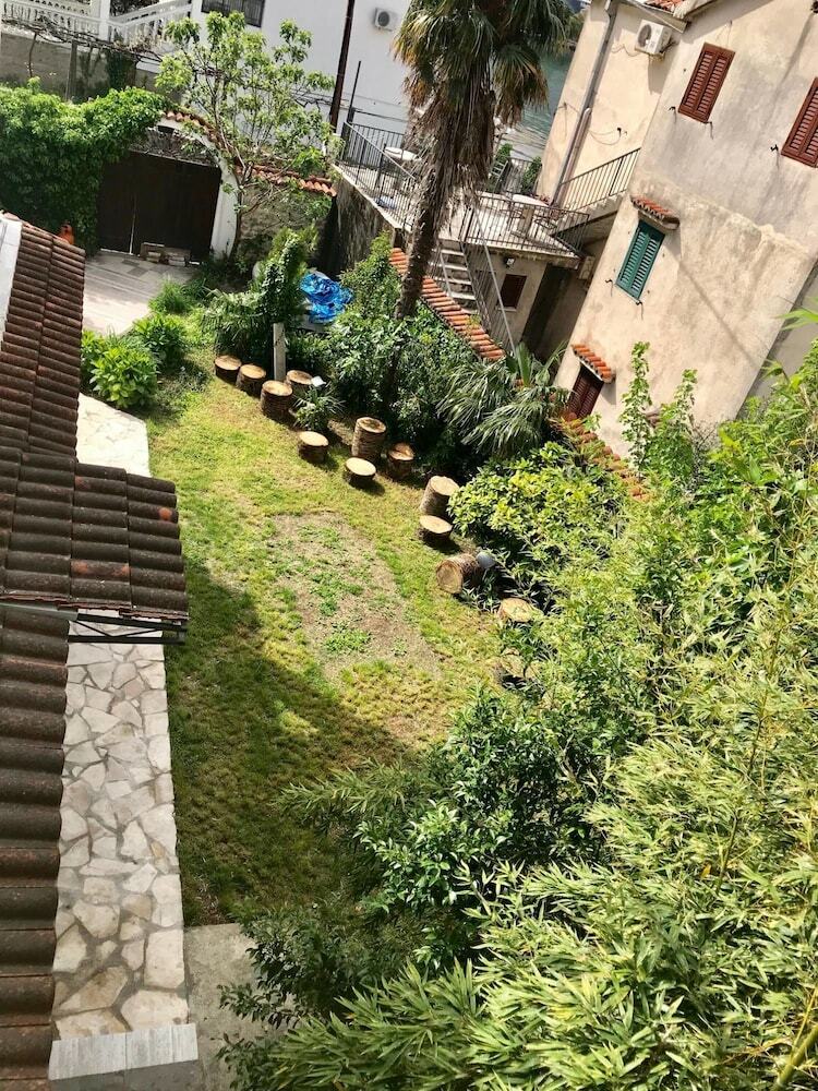 Apartments Ivanisevic
