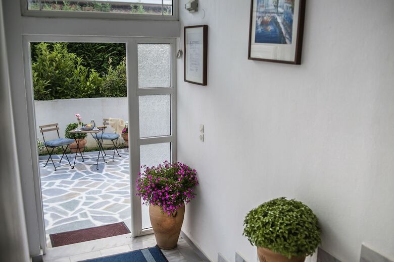 Aparthotel White Bluebell