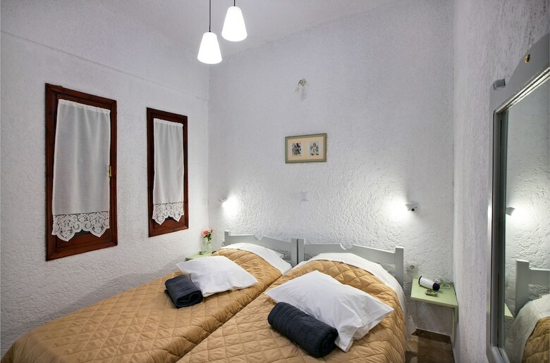 Apartamentos New Aurora Apts Studios