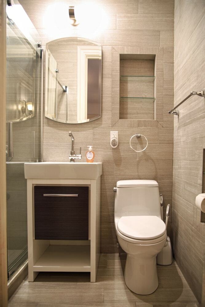 Hamilton Suites