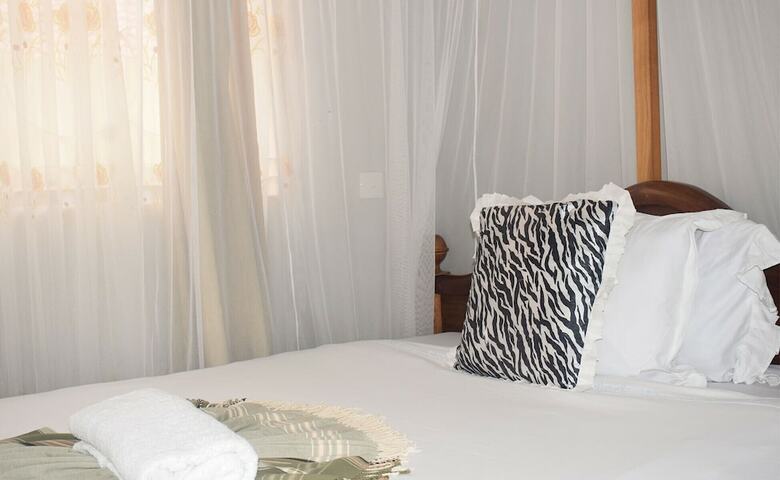 Hotel Mzunguu Safari Lodge