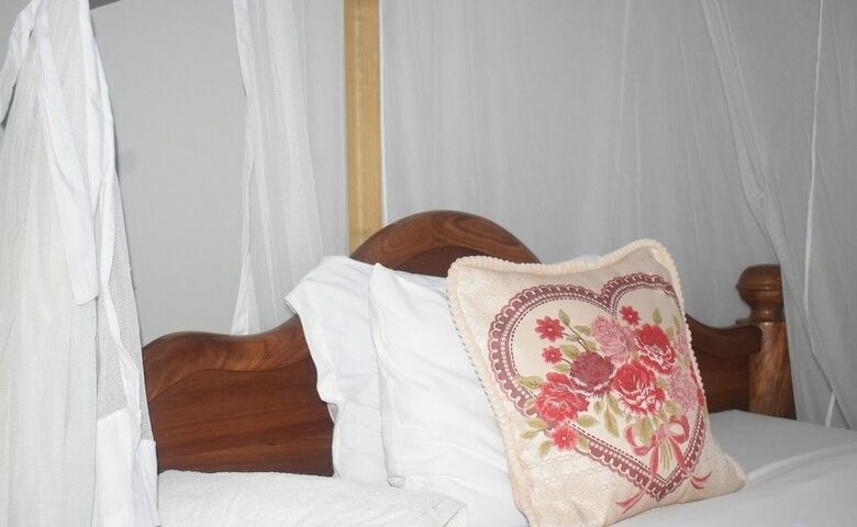 Hotel Mzunguu Safari Lodge