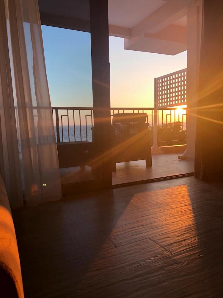 Hotel Sunset