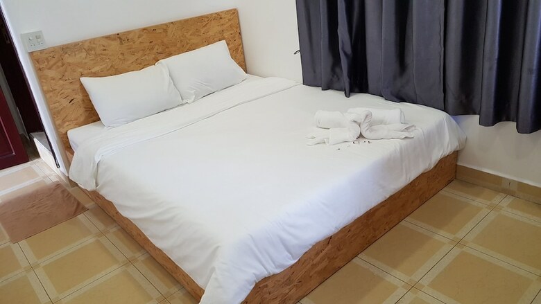 Hostal White House Hostel