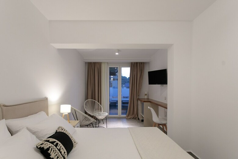 Villa Cedar Forest Alyko Naxos