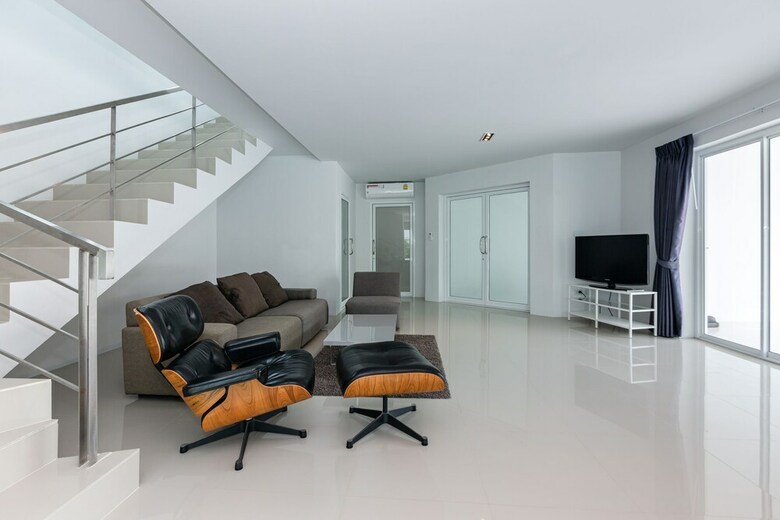 Modern 4 Bedrooms Pool Villa - Vy