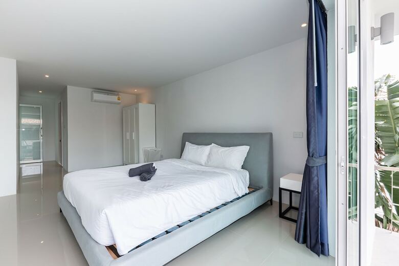 Modern 4 Bedrooms Pool Villa - Vy