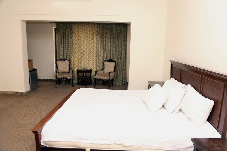Hotel Swiss Cottage