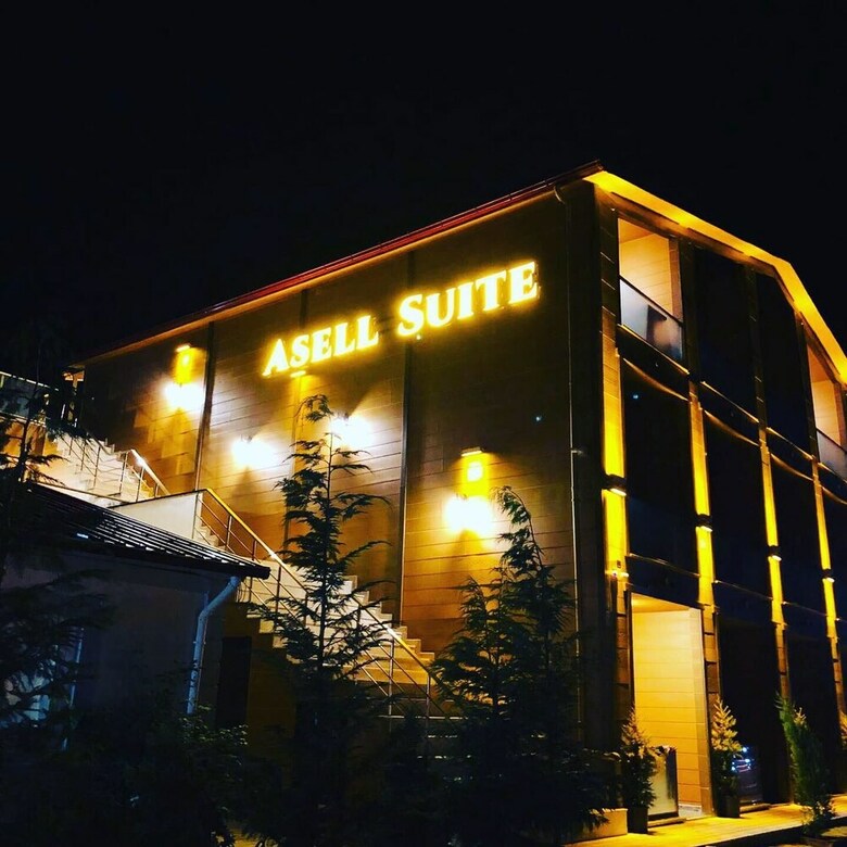 Asell Suite