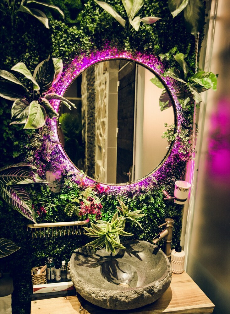 7s Hotel Koi Boutique
