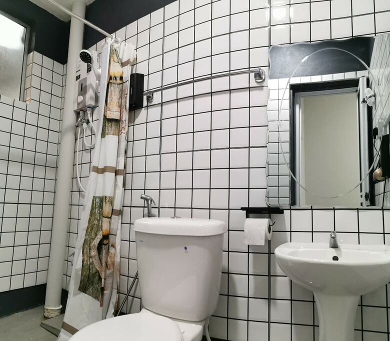 Hostal The Nest Hostel Semporna