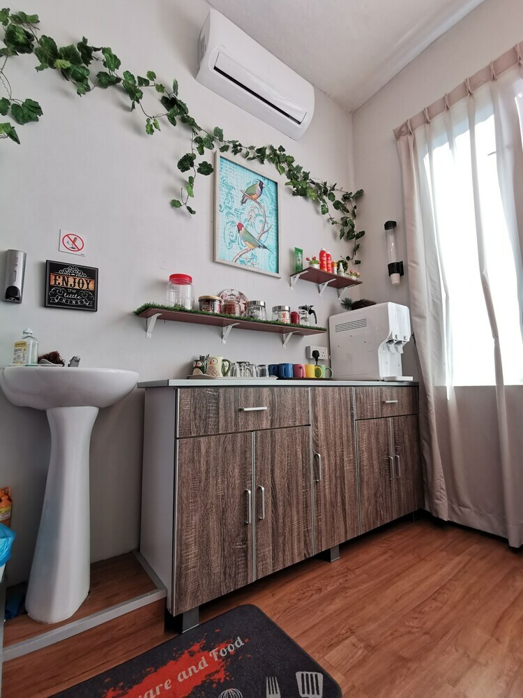 Hostal The Nest Hostel Semporna