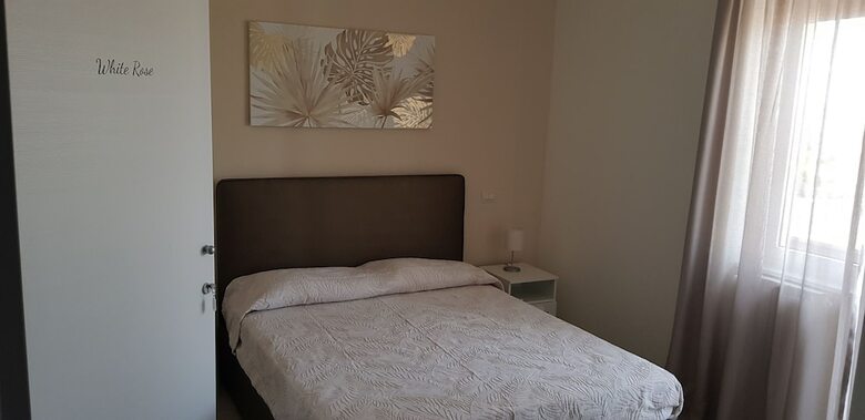 Hotel Little Rose Guest House