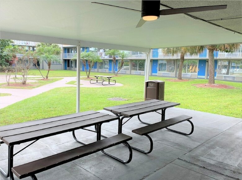 Hostal Bhostels International Drive North