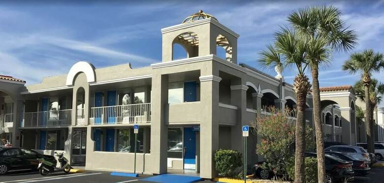 Hostal Bhostels International Drive North