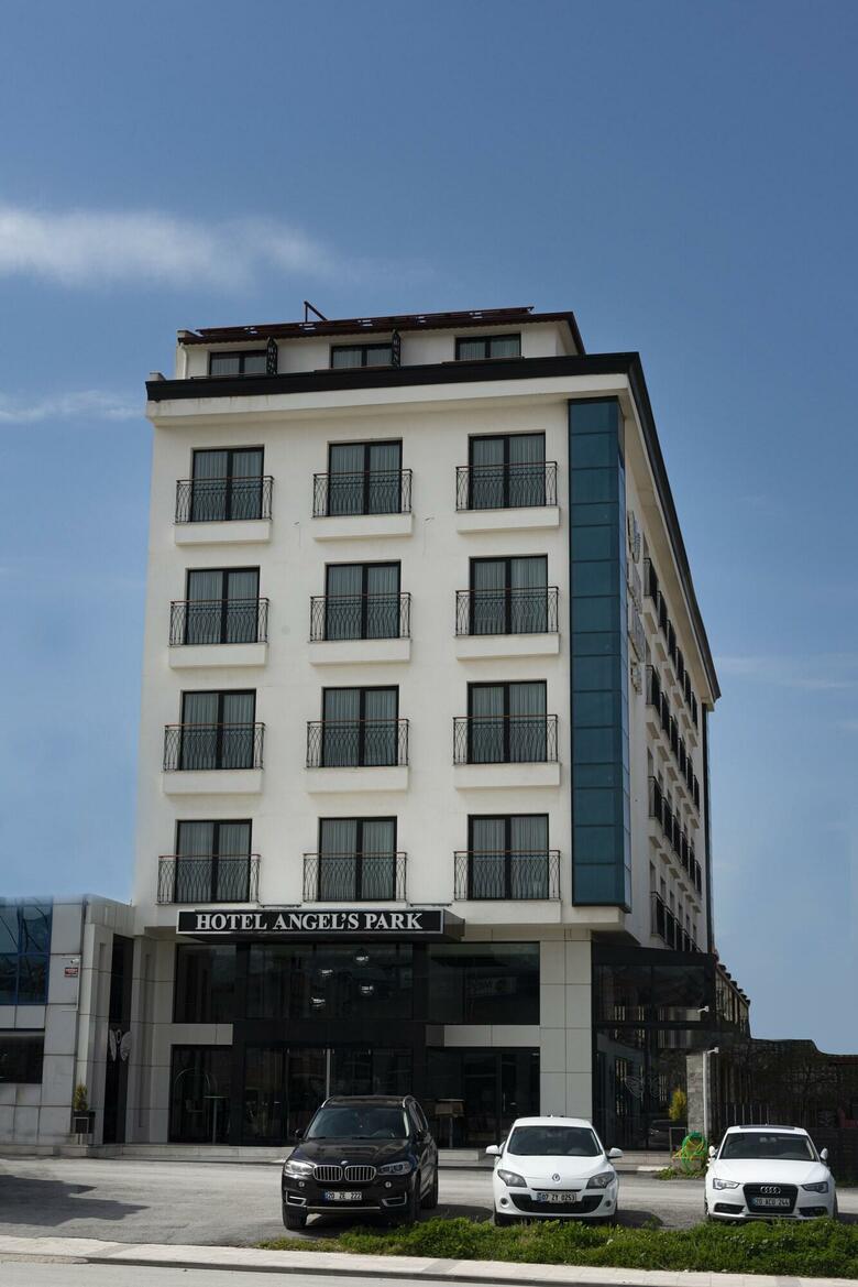 Angel's Park Hotel