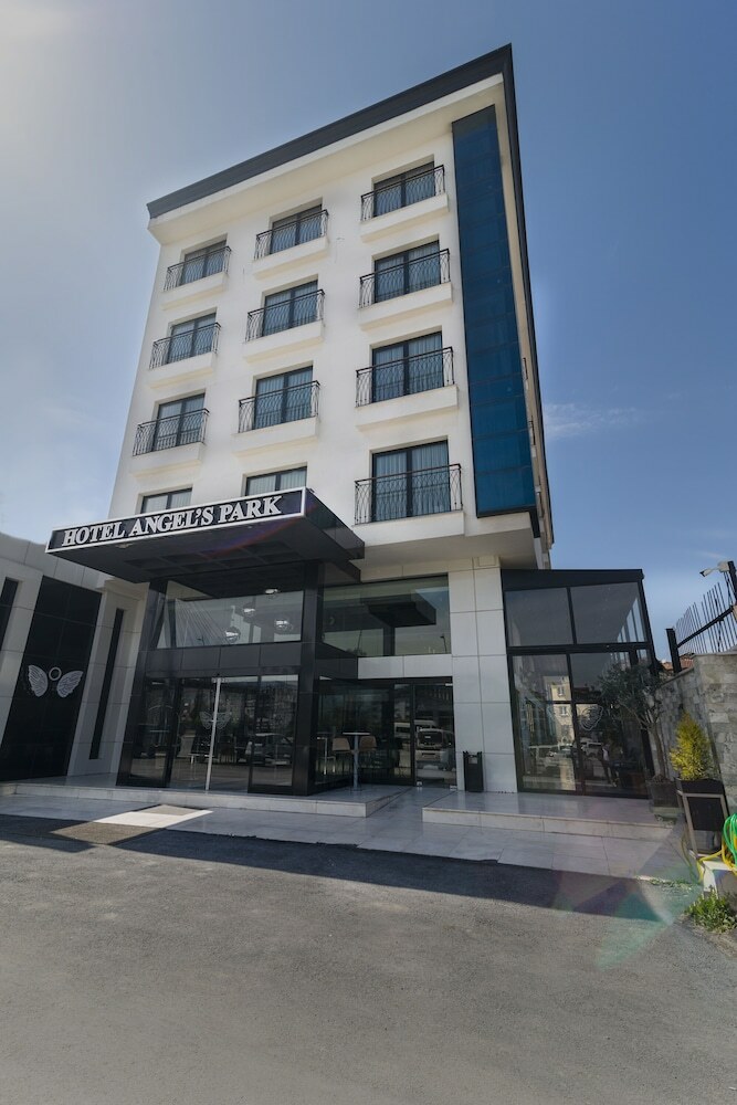 Angel's Park Hotel