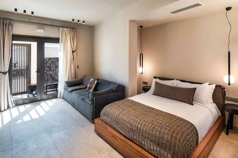 Hotel Uma Ray Suites