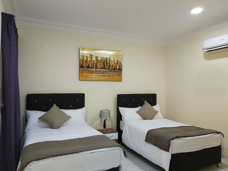 Apartamentos Meridiana Residences