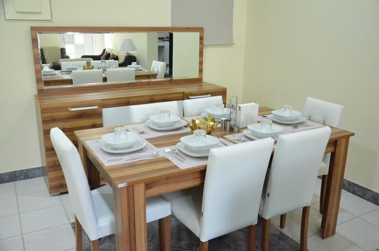 Apartamentos Meridiana Residences