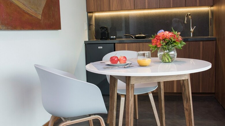 Aparthotel Suites Bq