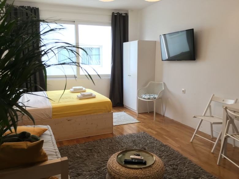 Bed & Breakfast 10 Petraki