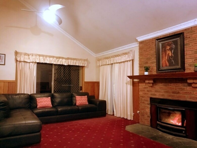 Castle At Lakes Entrance