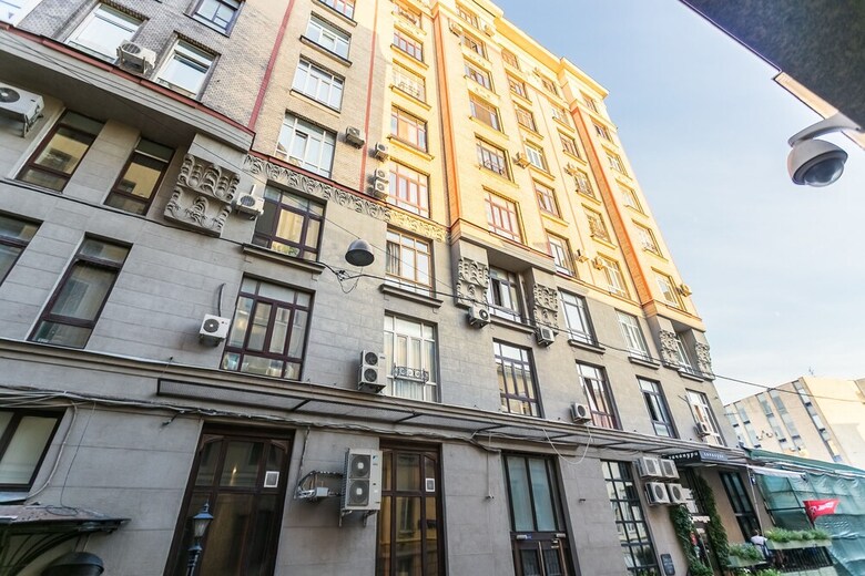 Apartment On B Gnezdnikovskiy 10
