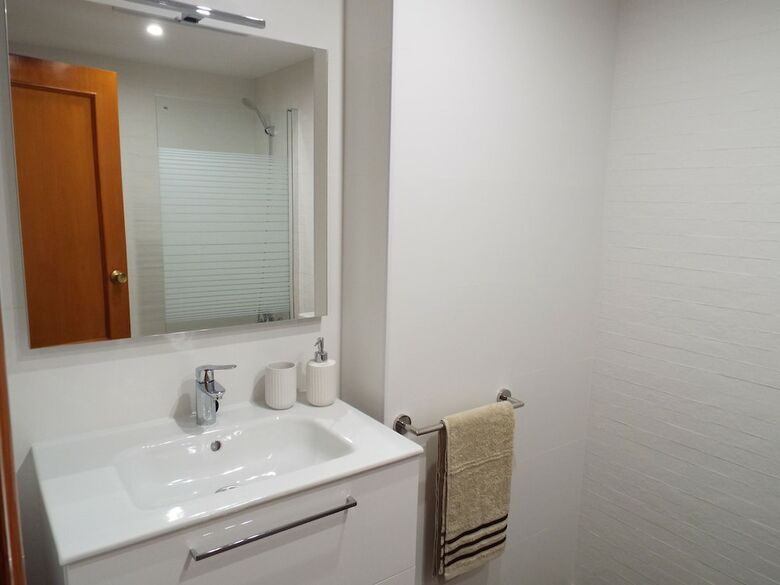 Apartamento de 4 Dormitorios  En J�vea (0633-h)