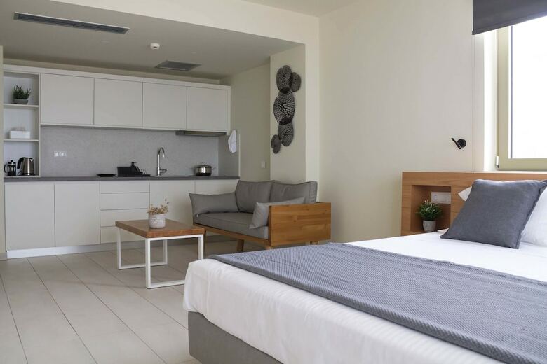 Aparthotel Kyma Suites