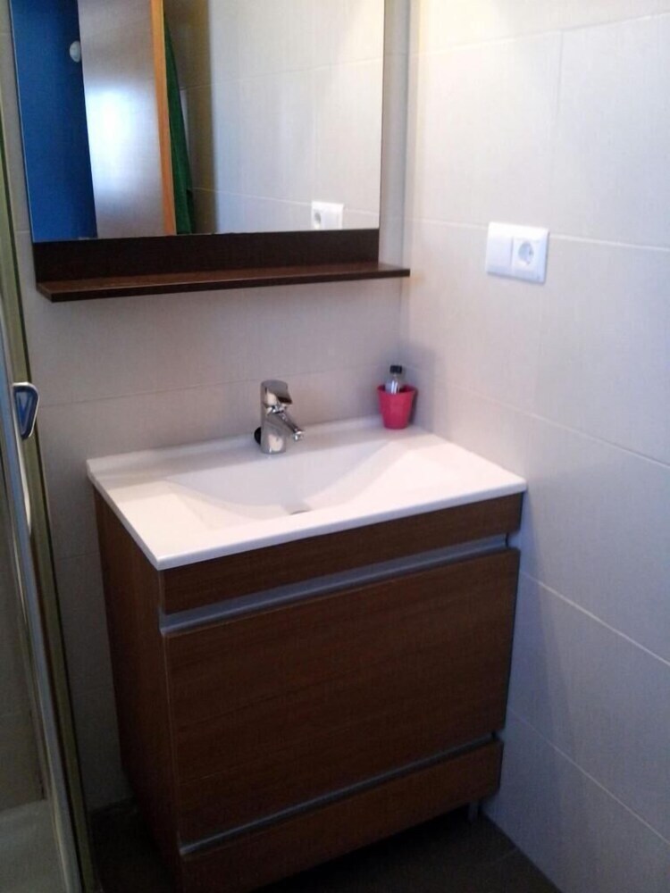Apartamento Lujoso Cerca de La Playa (0206-h)