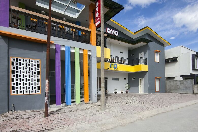 Hostal Oyo 1095 Rap Hotel