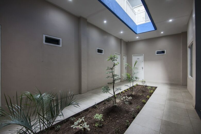 Hostal Oyo 1095 Rap Hotel
