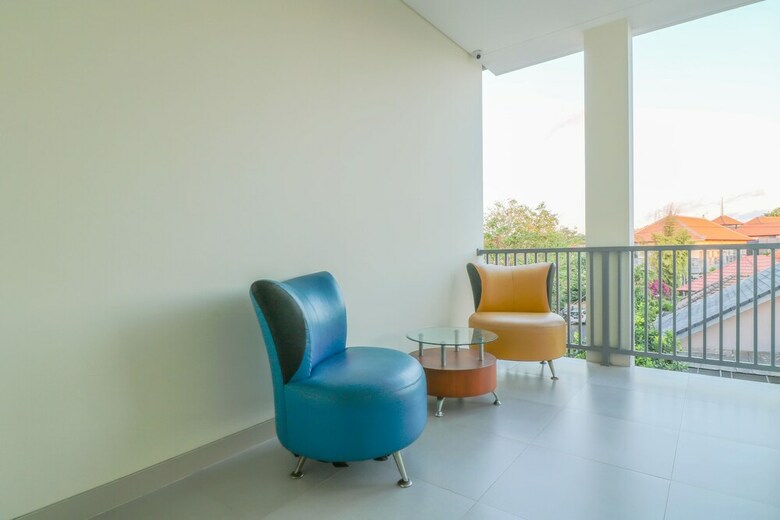Hostal Oyo 1200 Kencana Residence