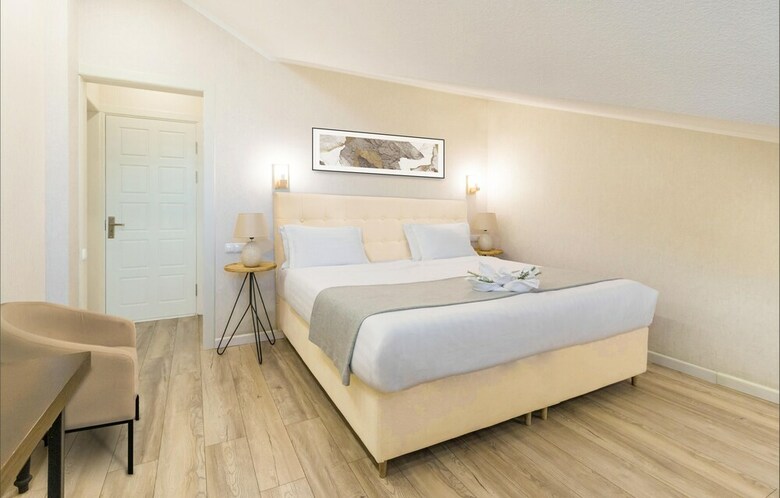 Falcon Boutique Hotel