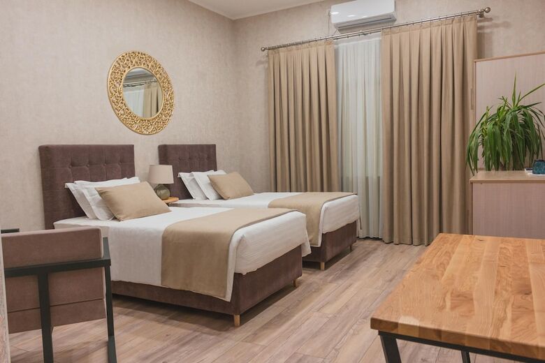 Falcon Boutique Hotel