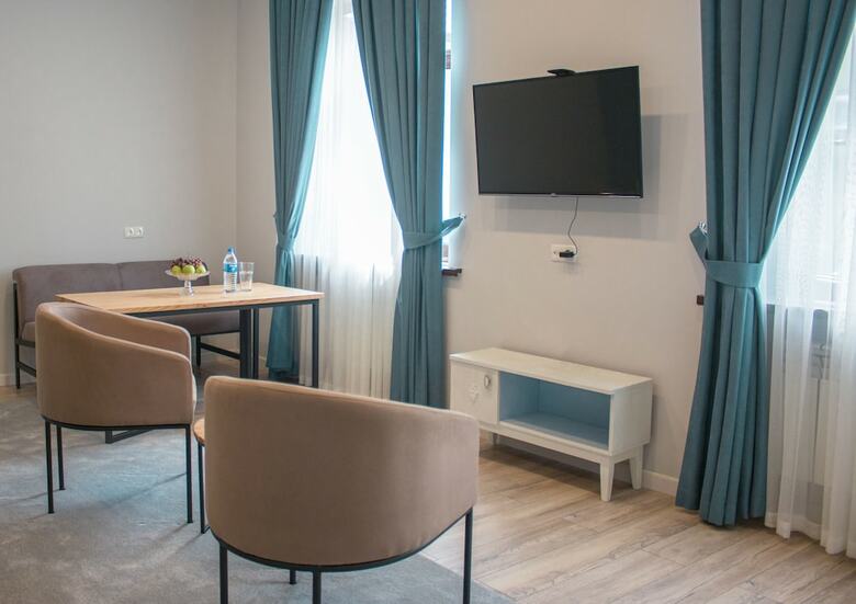 Falcon Boutique Hotel