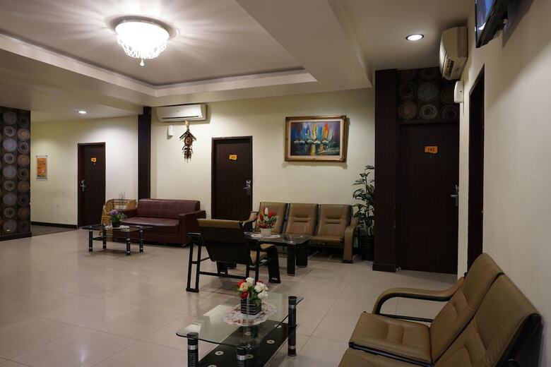 Oyo 1161 Stefani City Hotel
