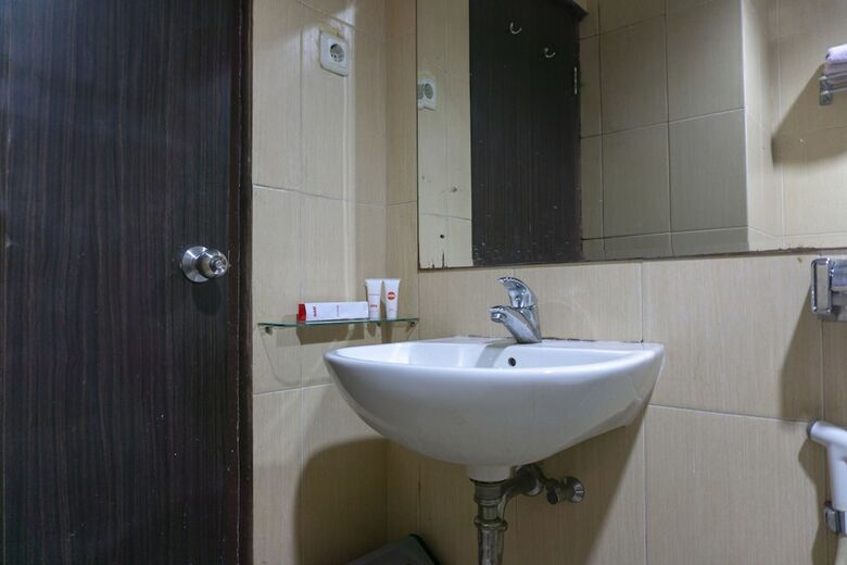 Oyo 1161 Stefani City Hotel