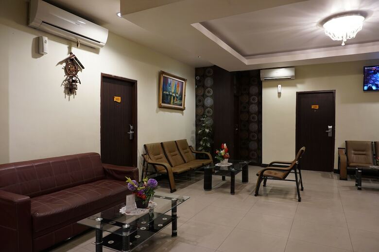 Oyo 1161 Stefani City Hotel