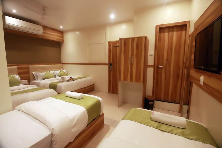 Hotel Al Madina Palace