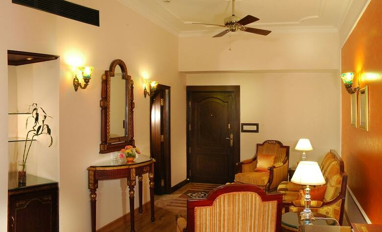 Hotel Noor-us-sabah Palace