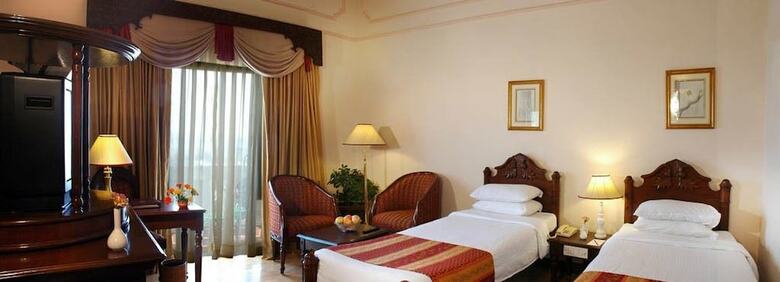 Hotel Noor-us-sabah Palace