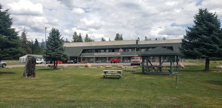 Hotel Wilderness Gateway Inn