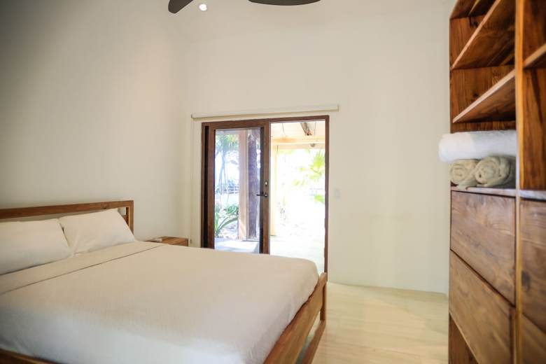 Hotel Nekaui Beachfront Villa 2 - Experience Nature