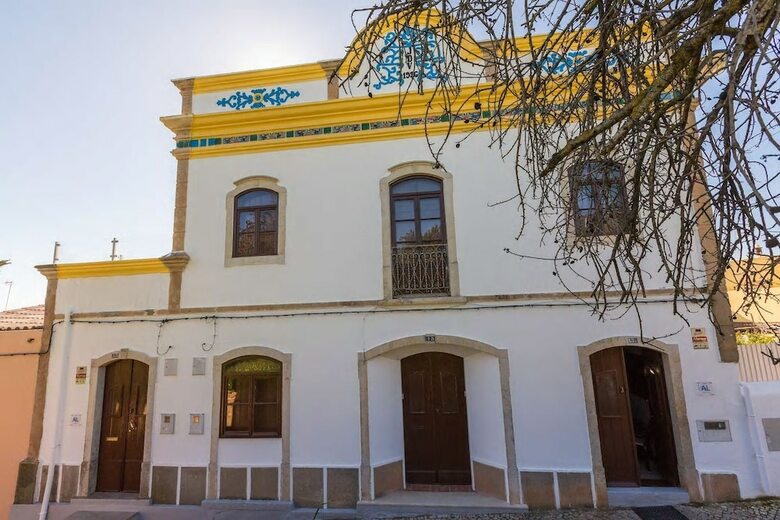 Solar Da Rosa (R/c) E Solar Da Tirosa (1� Andar)