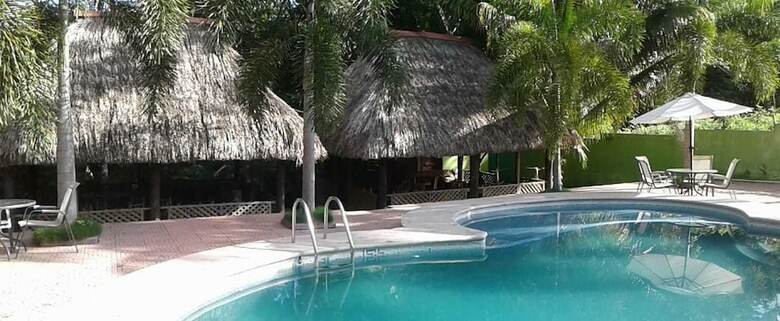 Green Jungle Hotel Y Restaurante