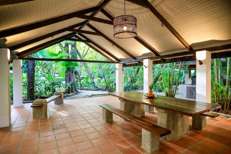 Hotel Nekaui Beachside Villa 3 - Experience Nature